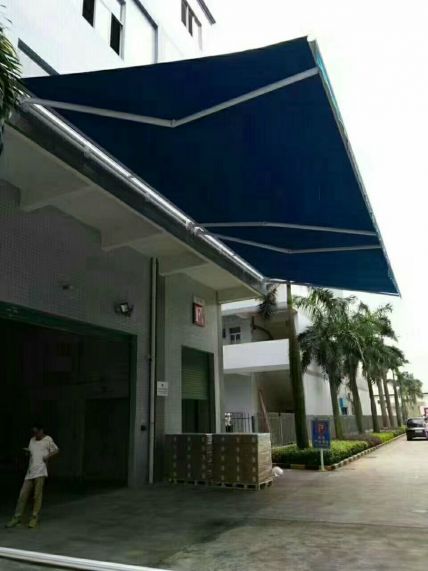 伸缩蓬